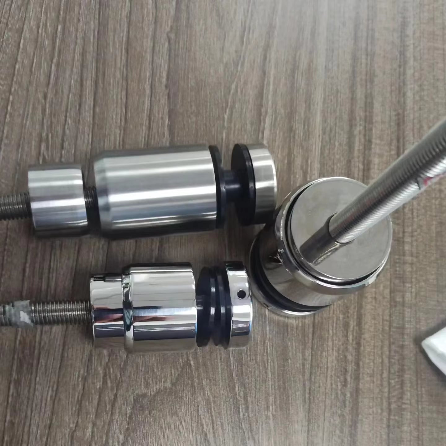 Pince à verre en acier inoxydable 316 – Connecteur pour garde-corps, rampes et balustrades d’escalier en verre, finition miroir